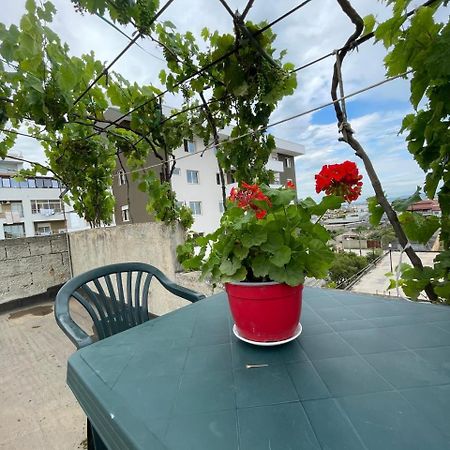 Casa Intera La Paghi Come Una Camera The Home With The Price Of A Room Durres Bagian luar foto