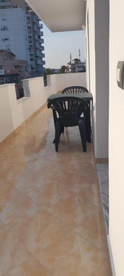 Casa Intera La Paghi Come Una Camera The Home With The Price Of A Room Durres Bagian luar foto