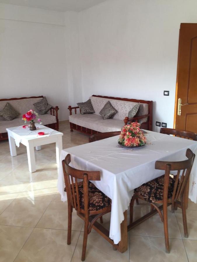 Casa Intera La Paghi Come Una Camera The Home With The Price Of A Room Durres Bagian luar foto